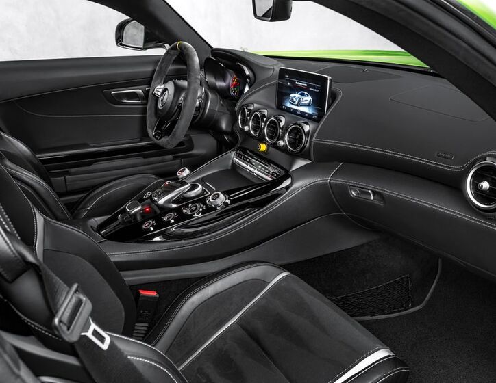 Mercedes-Benz AMG GT 18