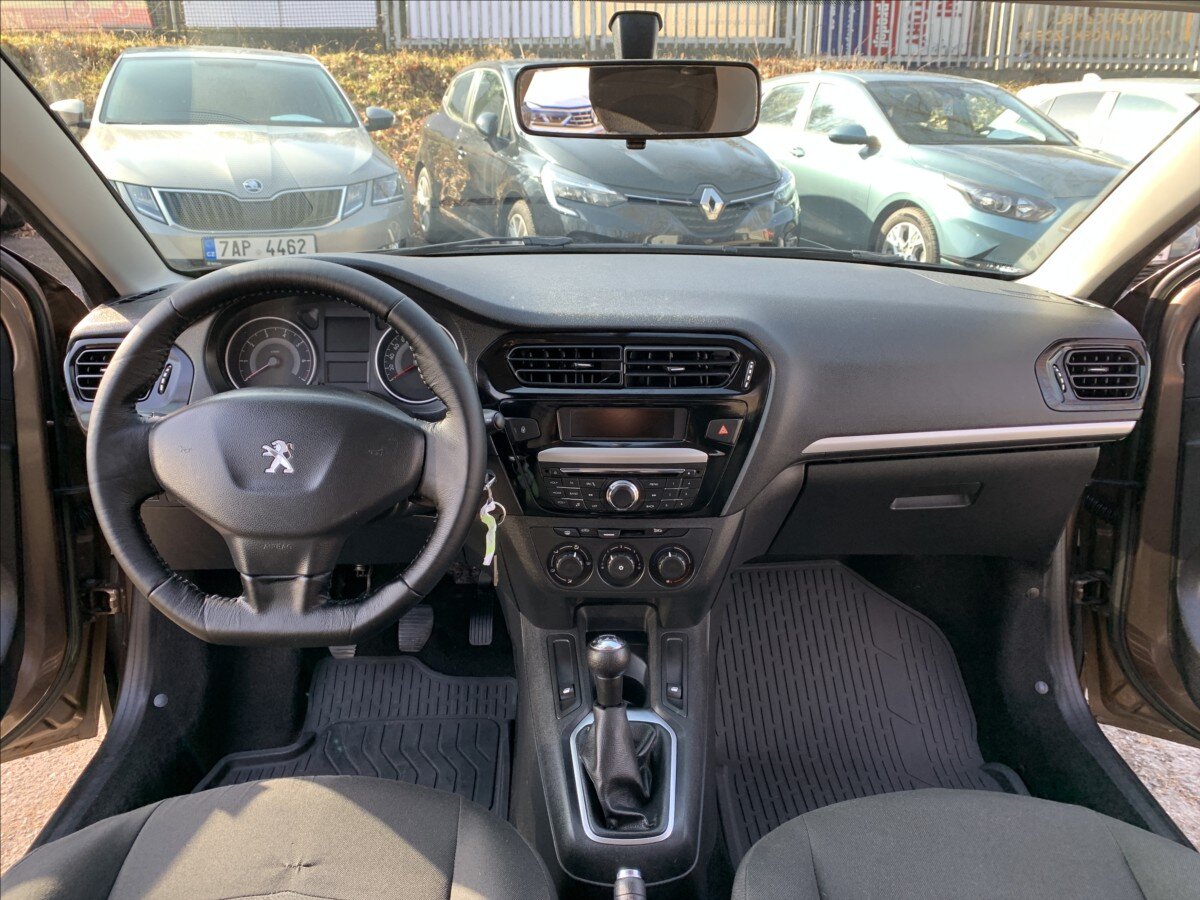 Peugeot 301 Sedan 1,6 l 85 kw