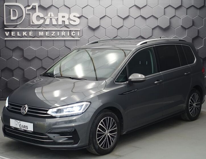 Volkswagen Touran 1