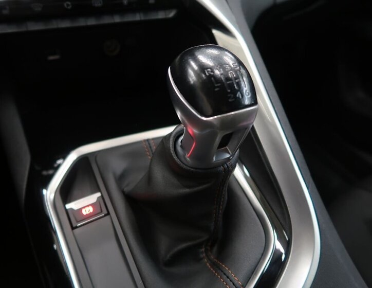 Peugeot 5008 SUV 1,2 l 96 kw