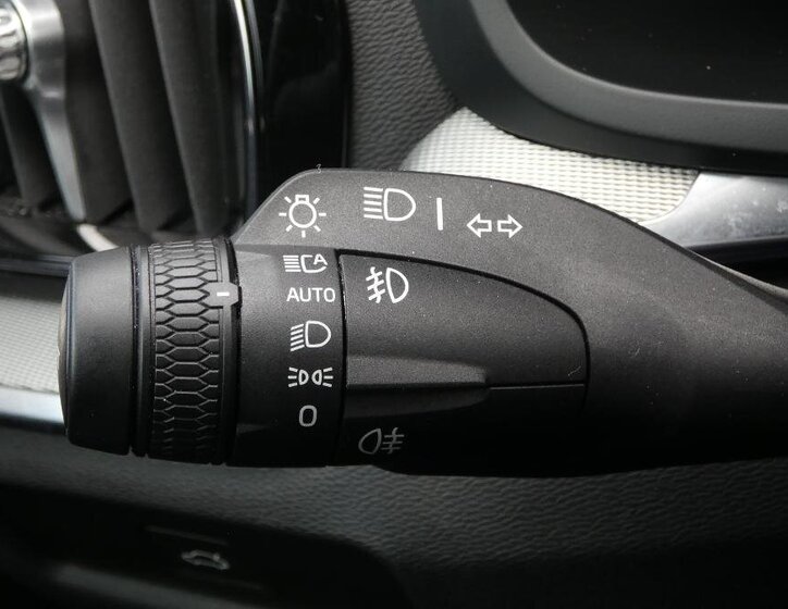 Volvo V60 Kombi 2,0 l 145 kw