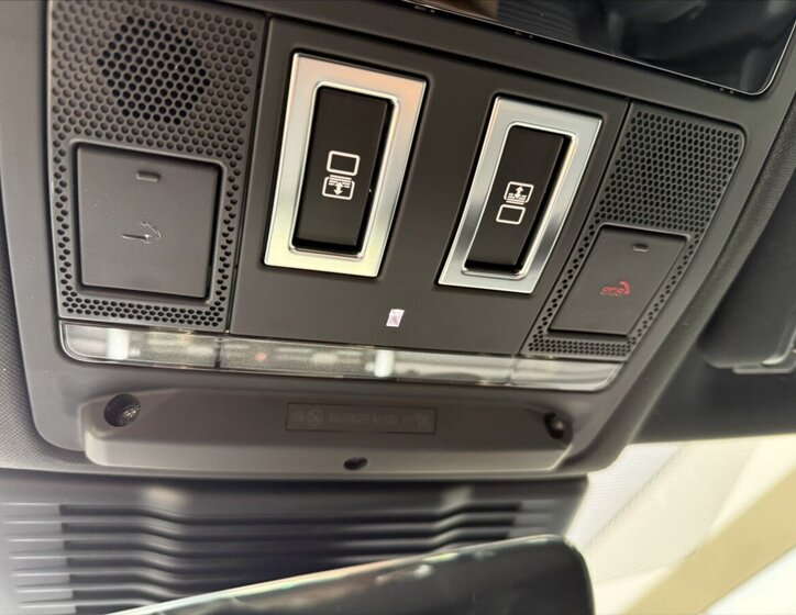 Land Rover Discovery SUV / Terénní 3,0 l 184 kw