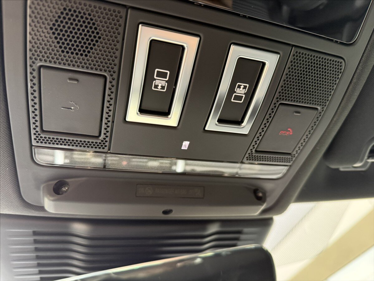 Land Rover Discovery SUV / Terénní 3,0 l 184 kw