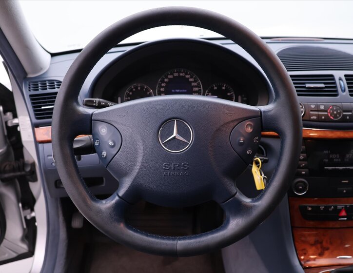 Mercedes-Benz Třídy E 19