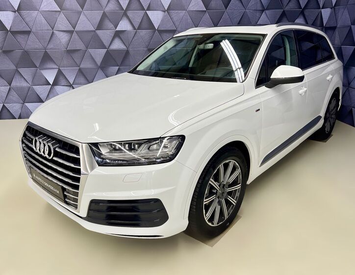 Audi Q7 1