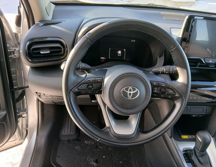 Toyota Yaris Cross 17