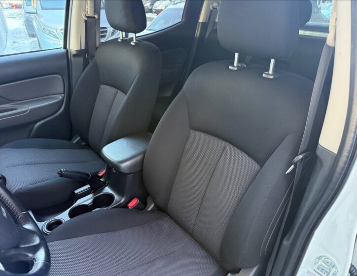 Mitsubishi L200 Pick-up 2,4 l 113 kw