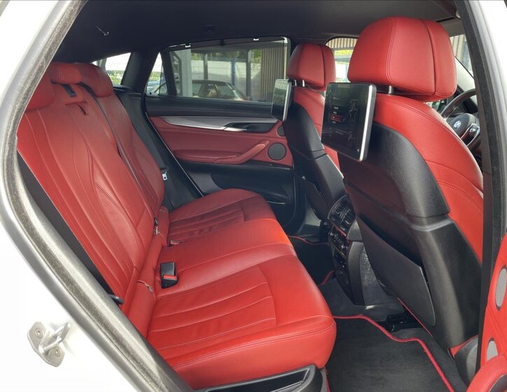 BMW X6 SUV 3,0 l 230 kw