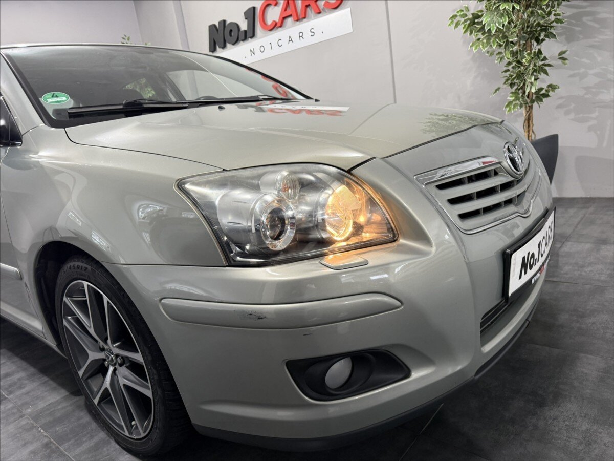 Toyota Avensis Liftback 1,8 l 95 kw