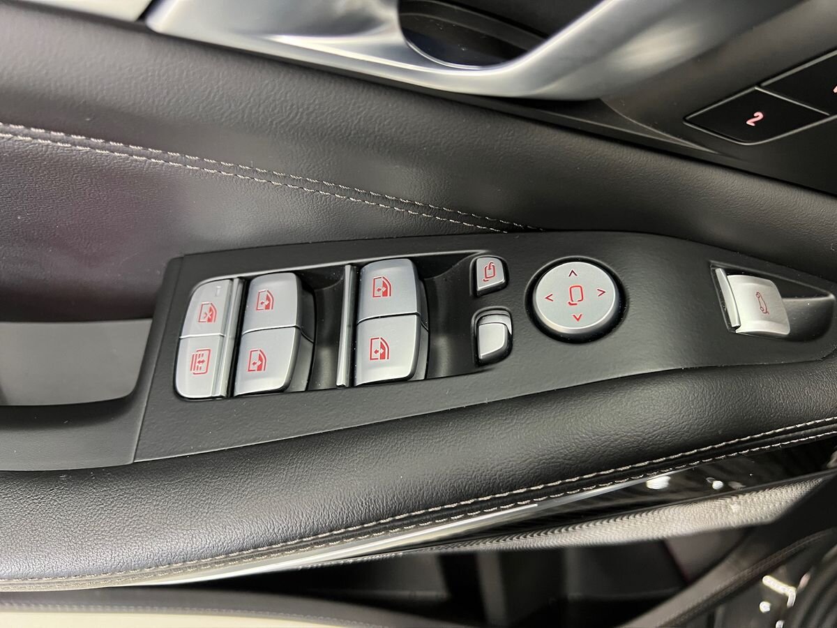 BMW X7 SUV / Terénní 4,4 l 390 kw