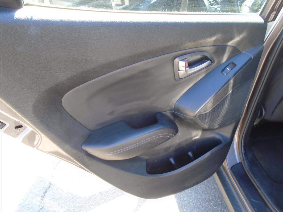 Hyundai ix35 SUV / Terénní 1,6 l 99 kw