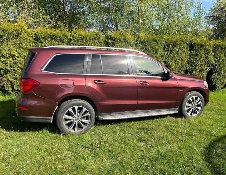 Mercedes-Benz GL Kombi 4,7 l 270 kw