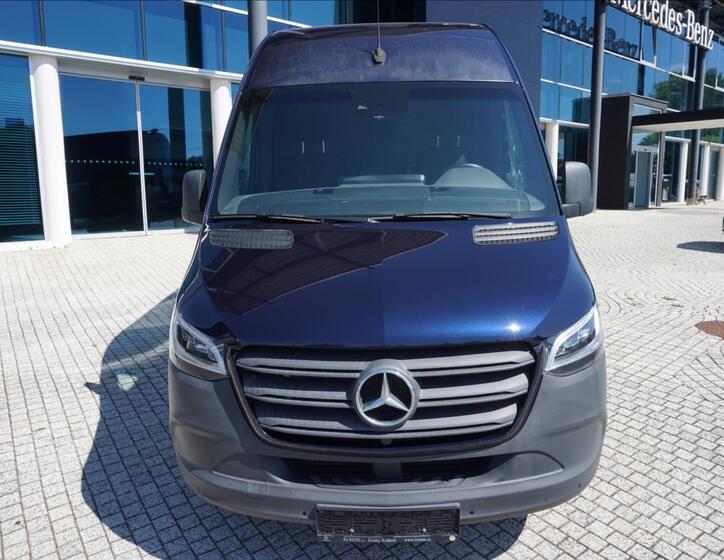 Mercedes-Benz Sprinter 2