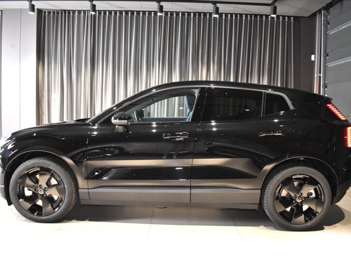 Volvo EX30 SUV / Terénní 0,0 315 kw