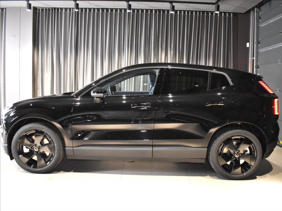 Volvo EX30 SUV / Terénní 0,0 315 kw
