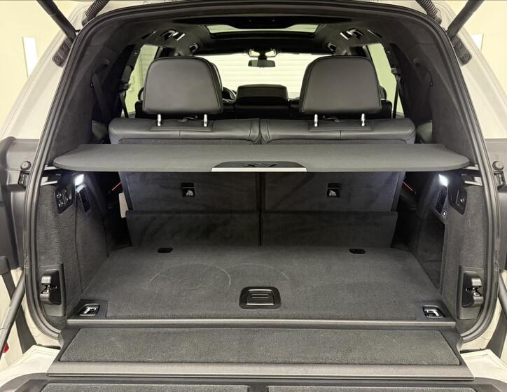 BMW X7 16