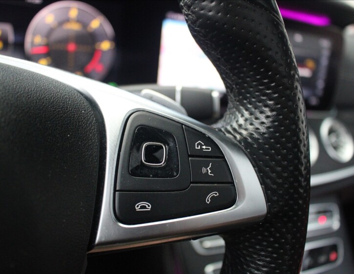 Mercedes-Benz Třídy E 23