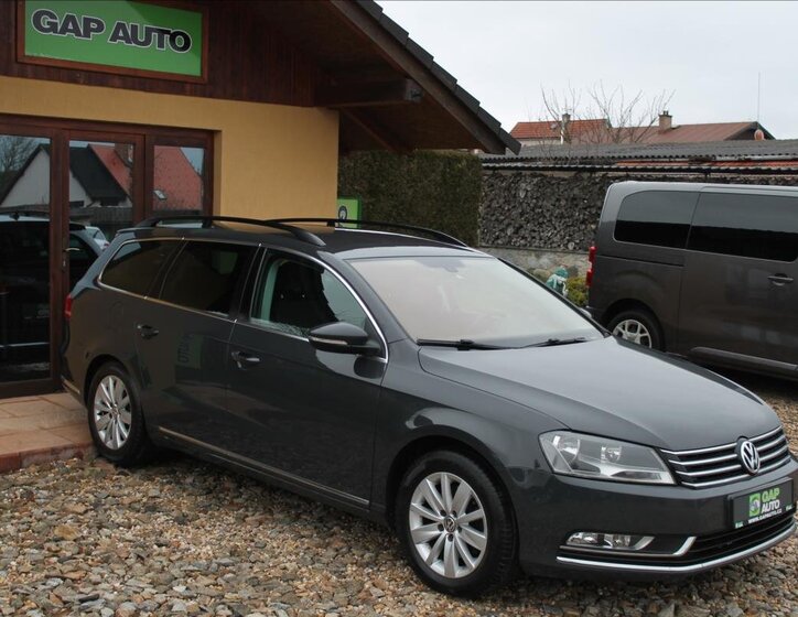 Volkswagen Passat 1