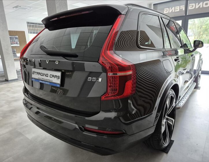 Volvo XC90 SUV / Terénní 2,0 l 180 kw
