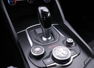 Alfa Romeo Giulia Sedan / Limuzína 2,1 l 110 kw