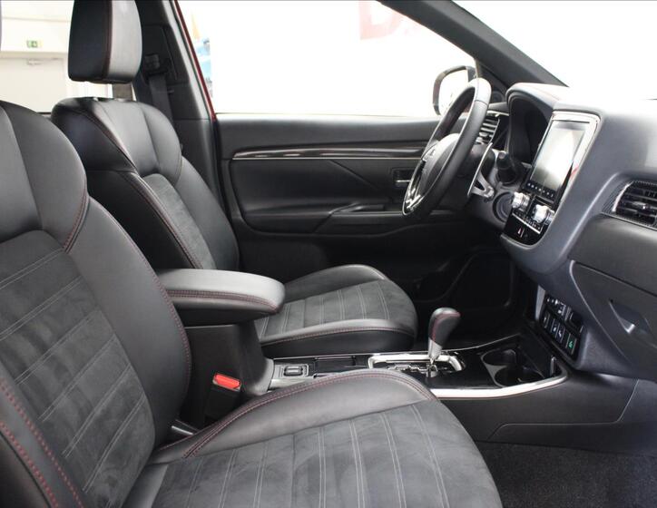 Mitsubishi Outlander 12