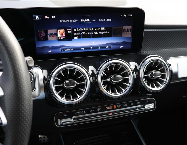 Mercedes-Benz GLB 33