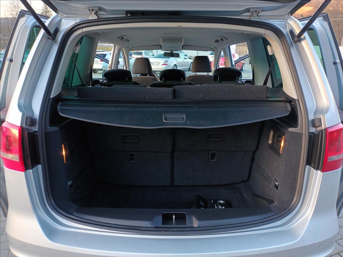 Volkswagen Sharan MPV 2,0 l 103 kw