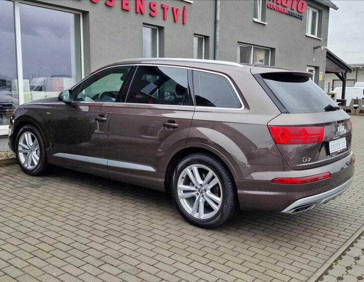 Audi Q7 SUV / Terénní 3,0 l 210 kw