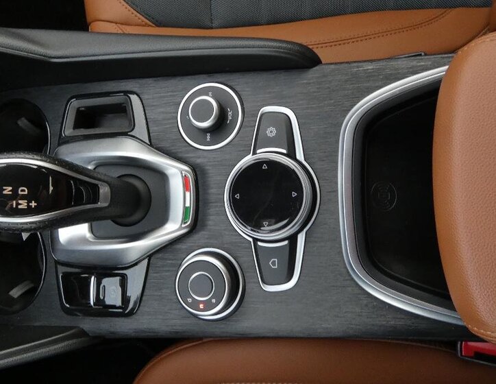 Alfa Romeo Giulia 17