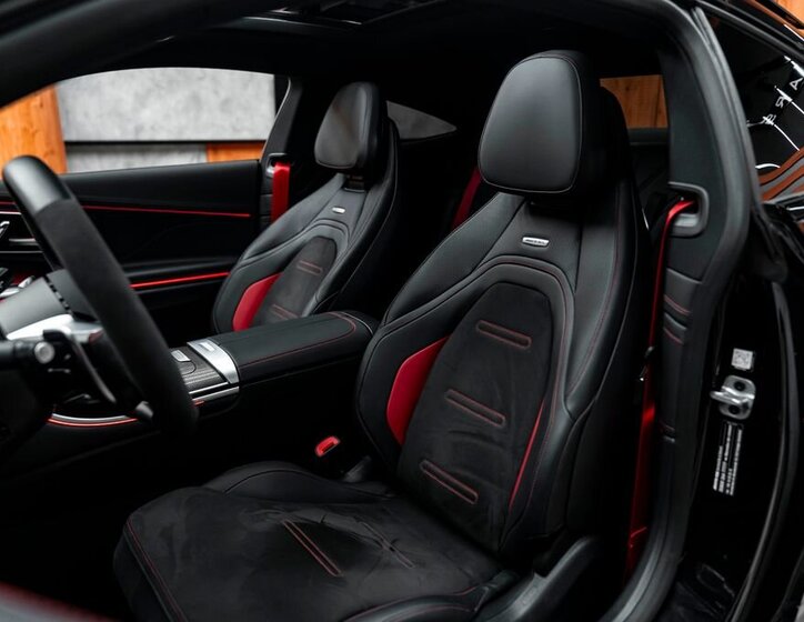 Mercedes-Benz Ostatní Kupé 0,0 330 kw