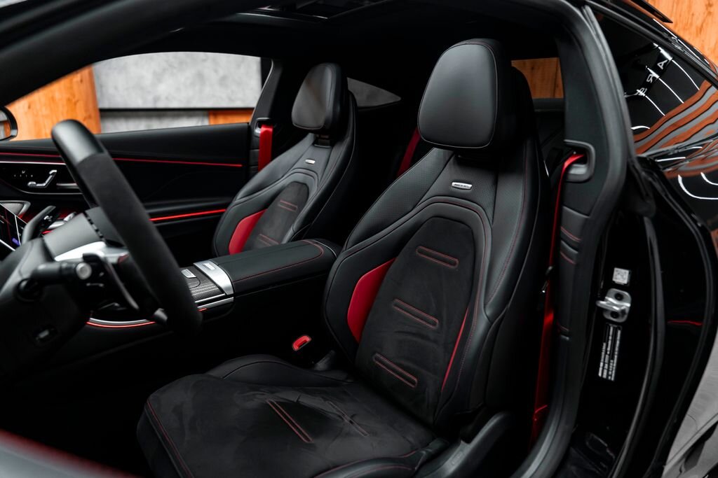 Mercedes-Benz Ostatní Kupé 0,0 330 kw