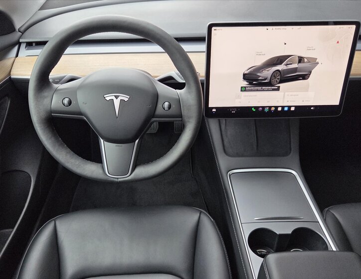 Tesla Model 3 Sedan / Limuzína 0,0 208 kw