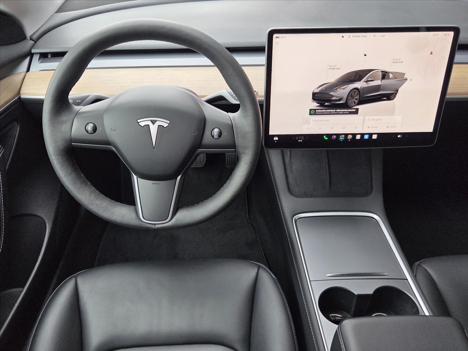 Tesla Model 3 Sedan / Limuzína 0,0 208 kw