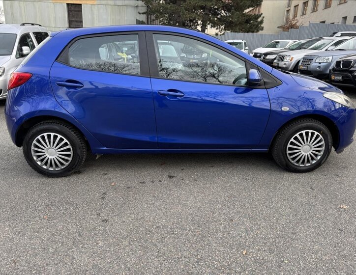 Mazda 2 15