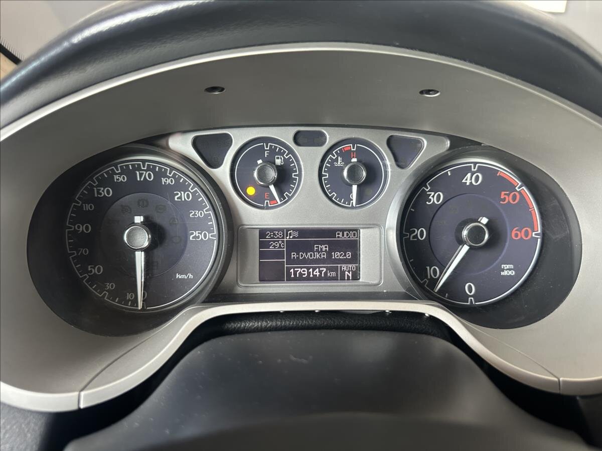 Lancia Delta Hatchback 1,6 l 88 kw