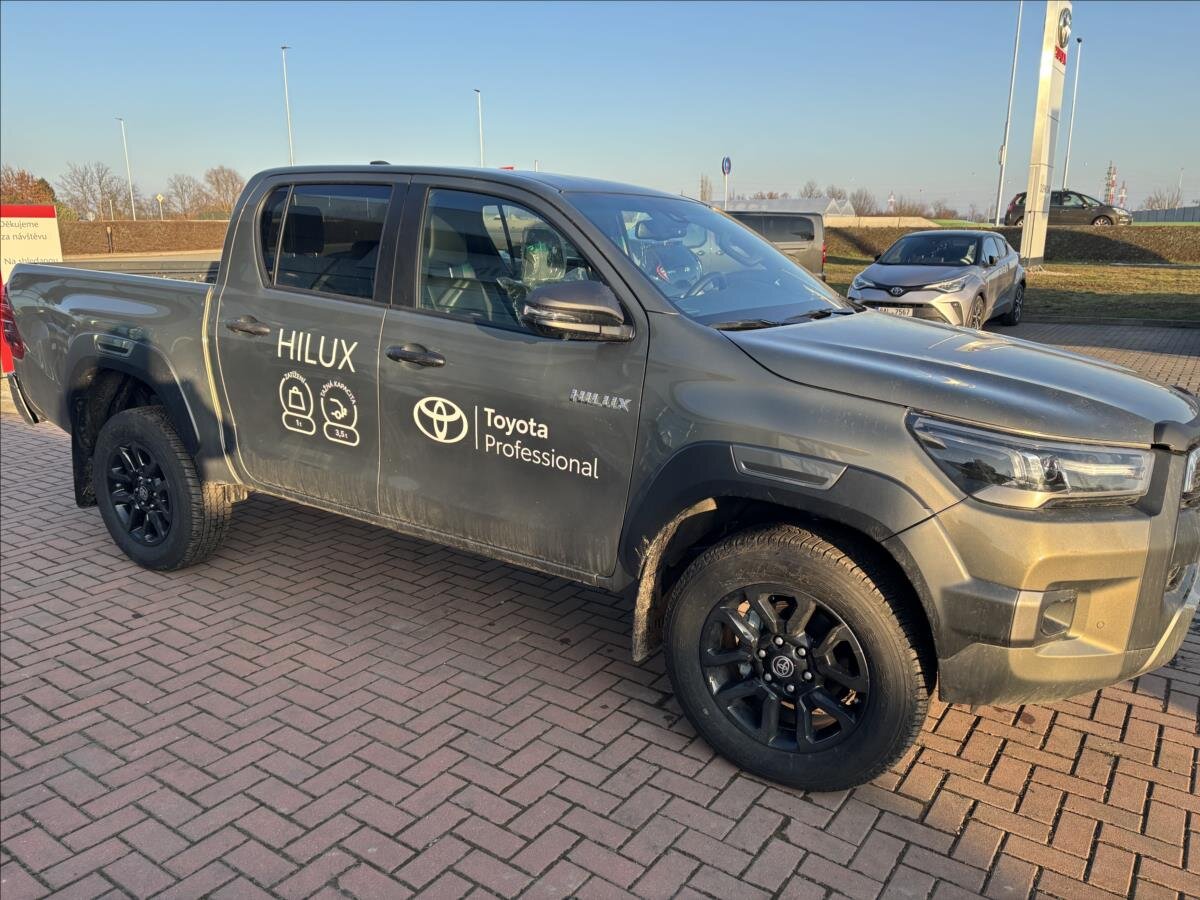 Toyota Hilux Pick-up 2,8 l 150 kw