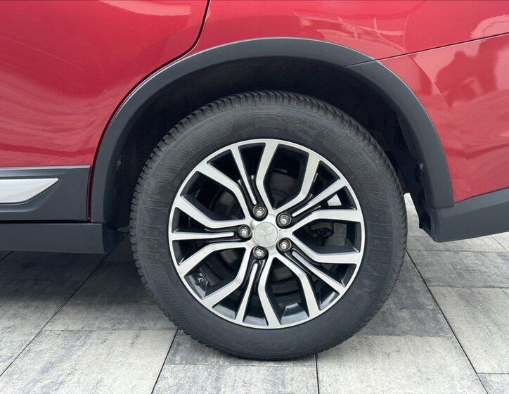 Mitsubishi Outlander SUV / Terénní 2,3 l 110 kw