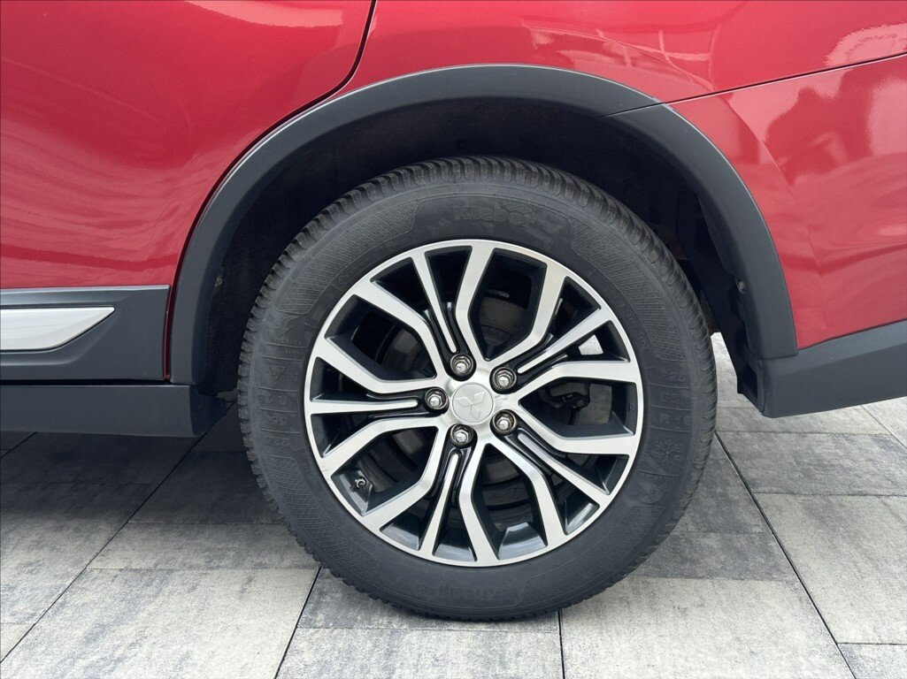 Mitsubishi Outlander SUV / Terénní 2,3 l 110 kw