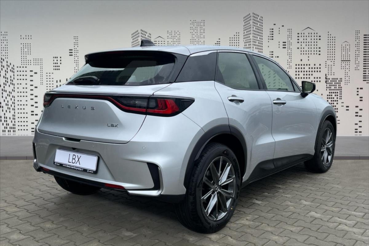 Lexus LBX