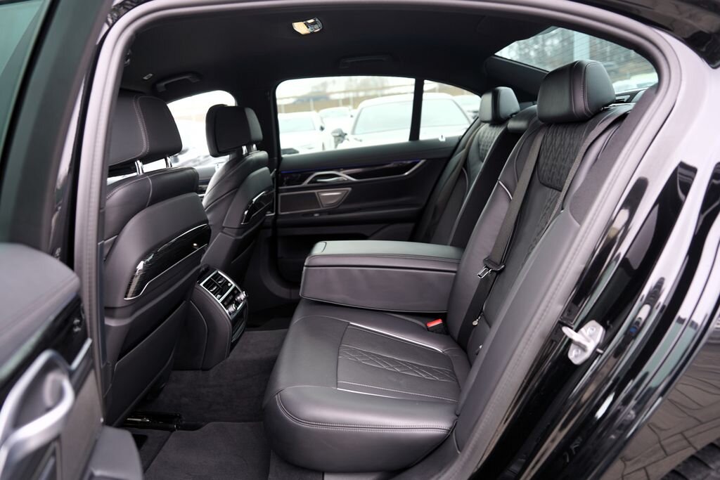 BMW Řada 7 Sedan 3,0 l 210 kw