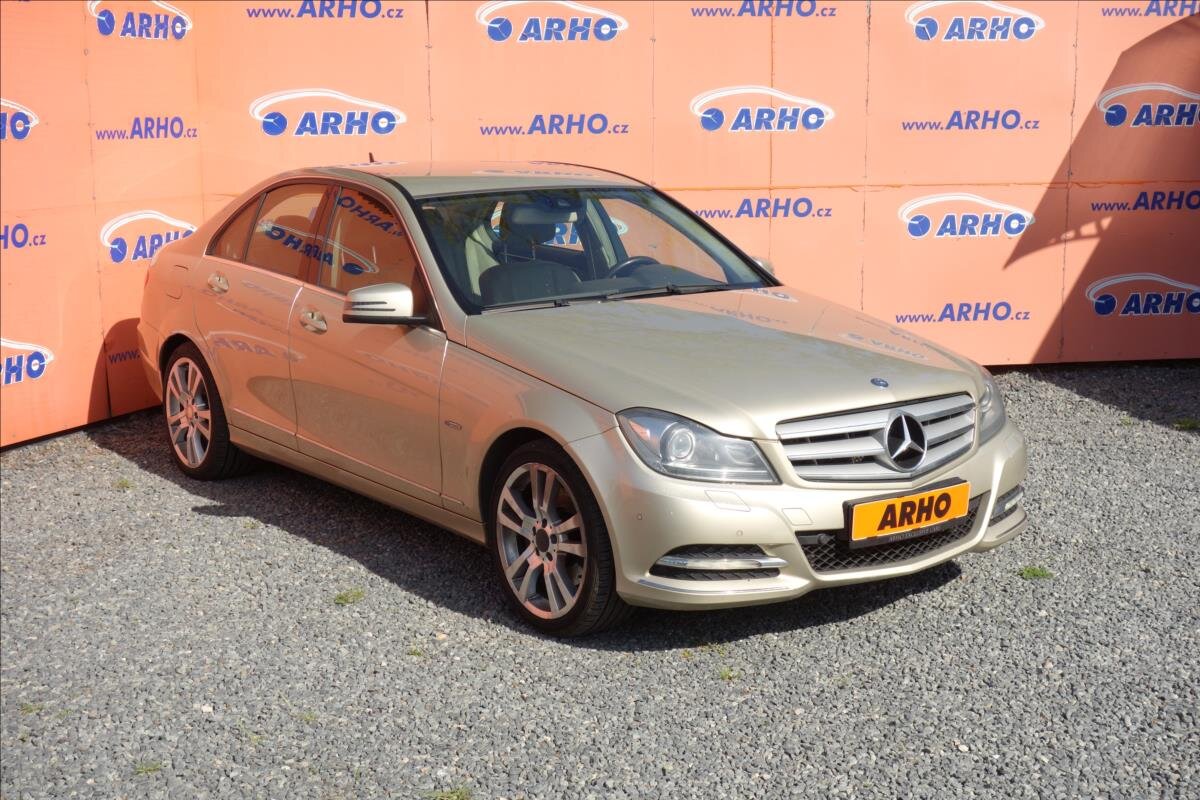Mercedes-Benz Třídy C Sedan / Limuzína 3,0 l 170 kw