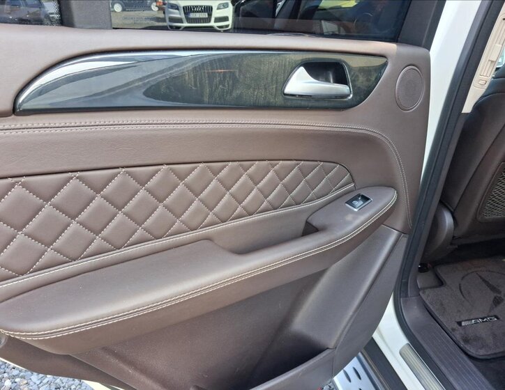 Mercedes-Benz GLE Kombi 3,0 l 270 kw