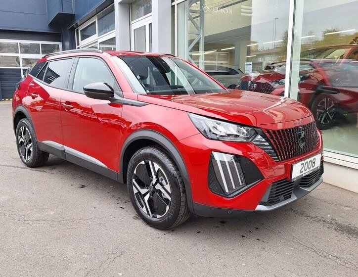 Peugeot 2008 SUV 1,2 l 96 kw