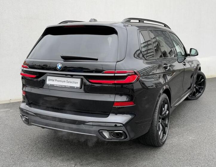 BMW X7 2