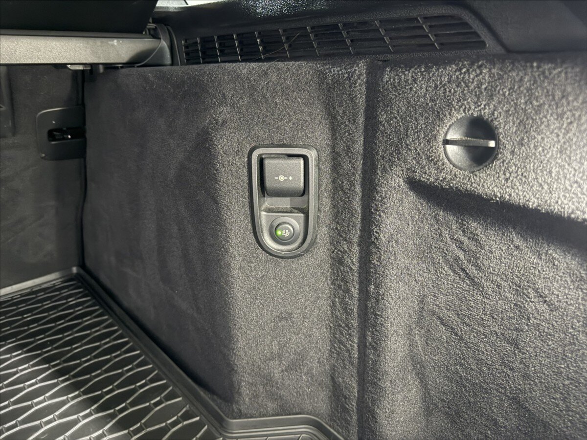 BMW Řada 5 Kombi 3,0 l 210 kw