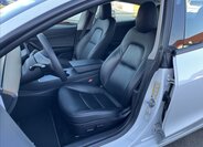 Tesla Model 3 Sedan / Limuzína 0,0 208 kw