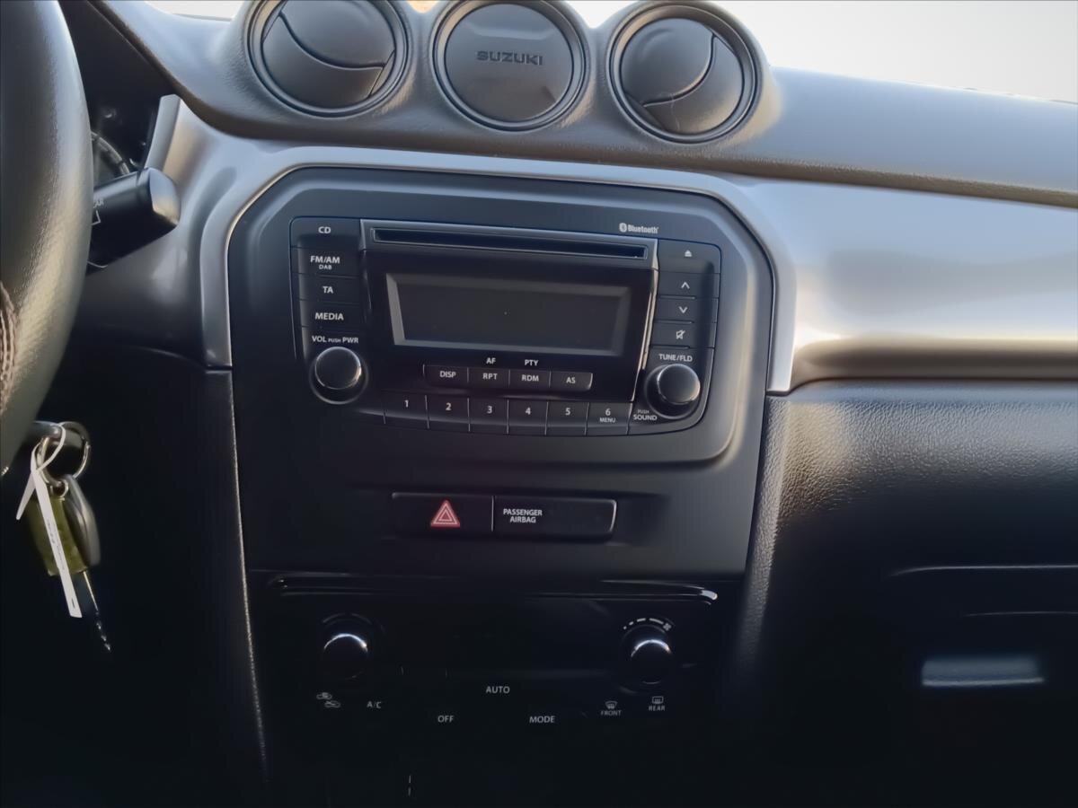 Suzuki Vitara SUV / Terénní 1,4 l 95 kw