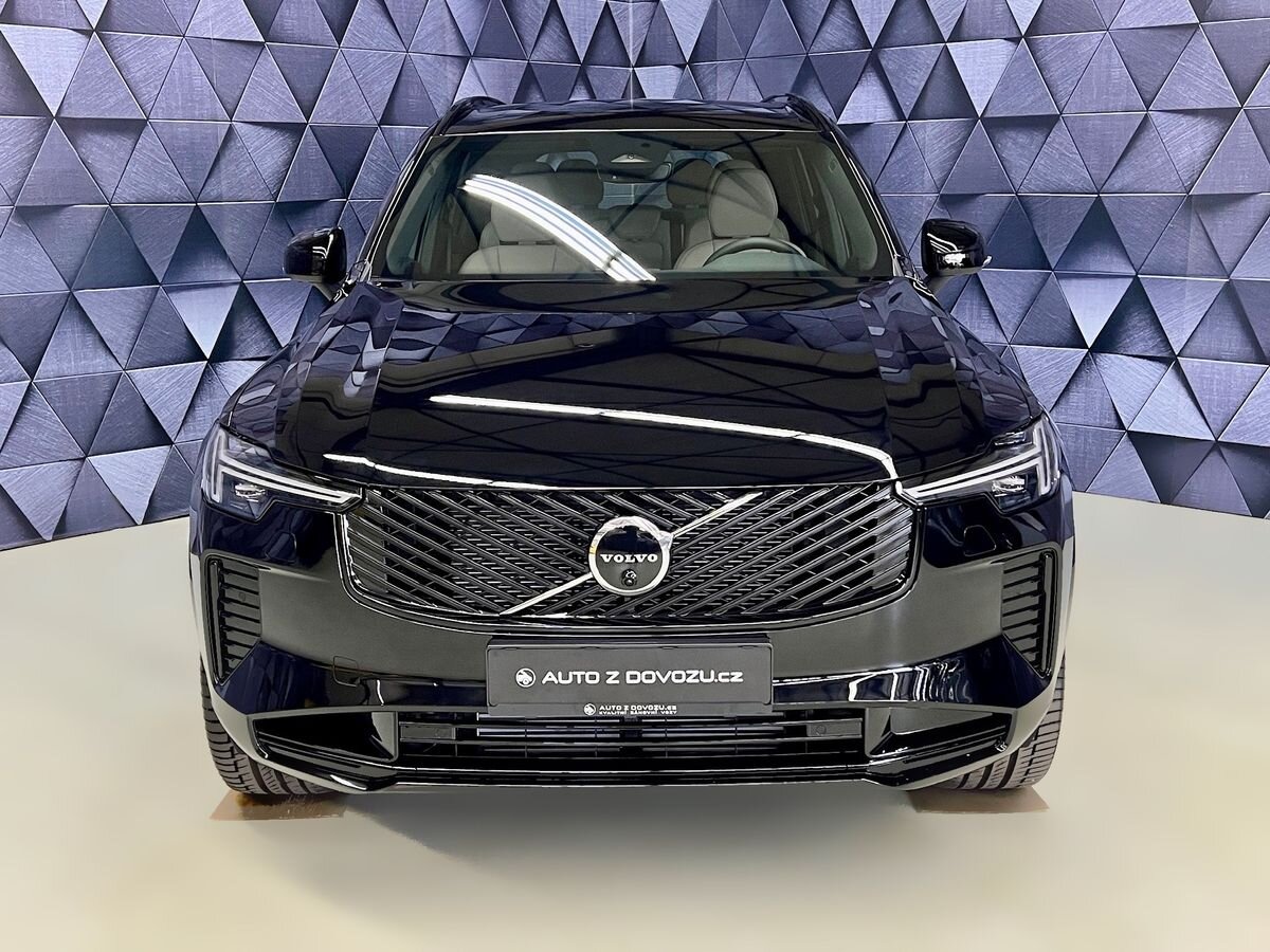 Volvo XC90 SUV / Terénní 2,0 l 335 kw