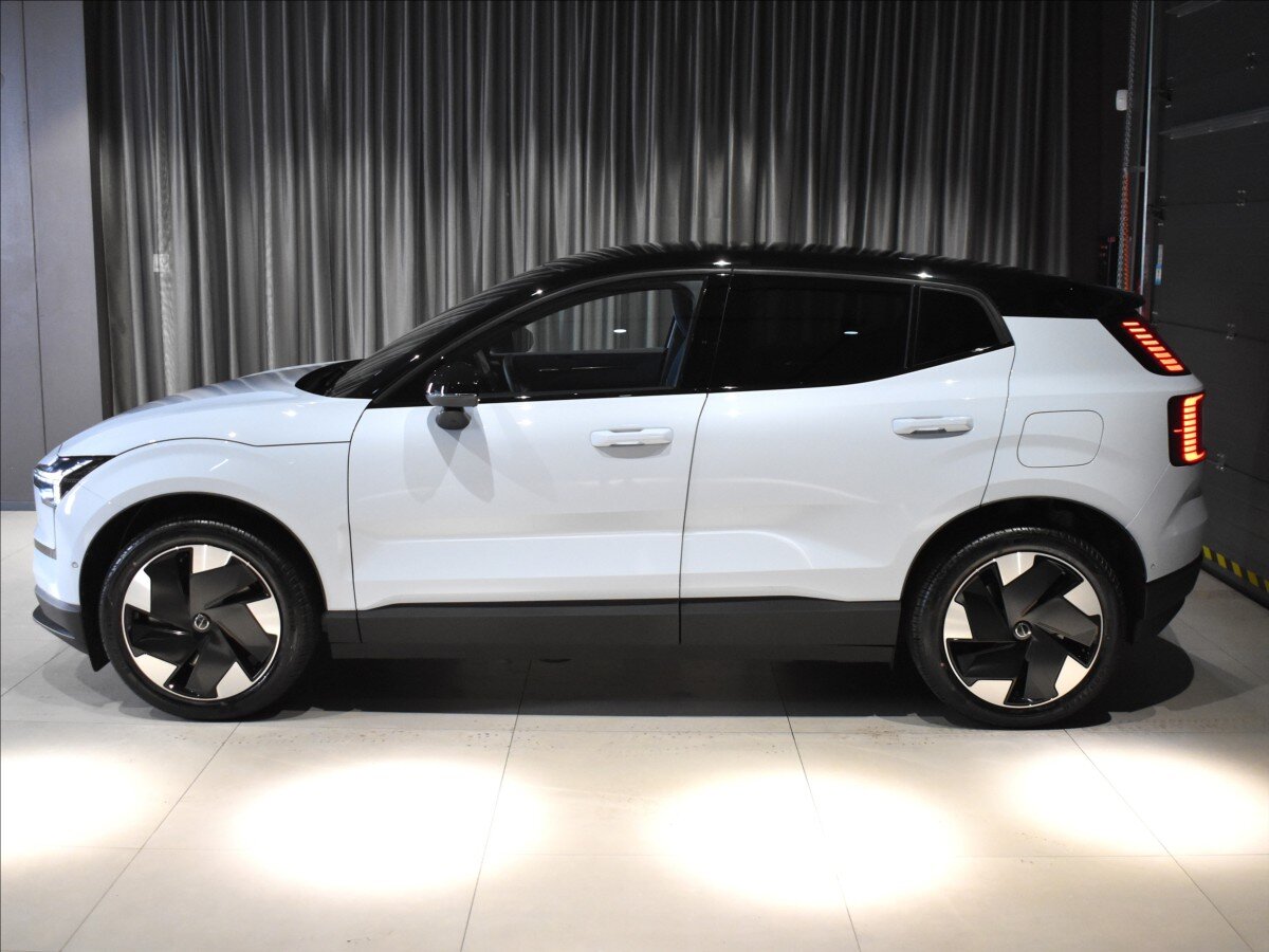 Volvo EX30 SUV / Terénní 0,0 315 kw