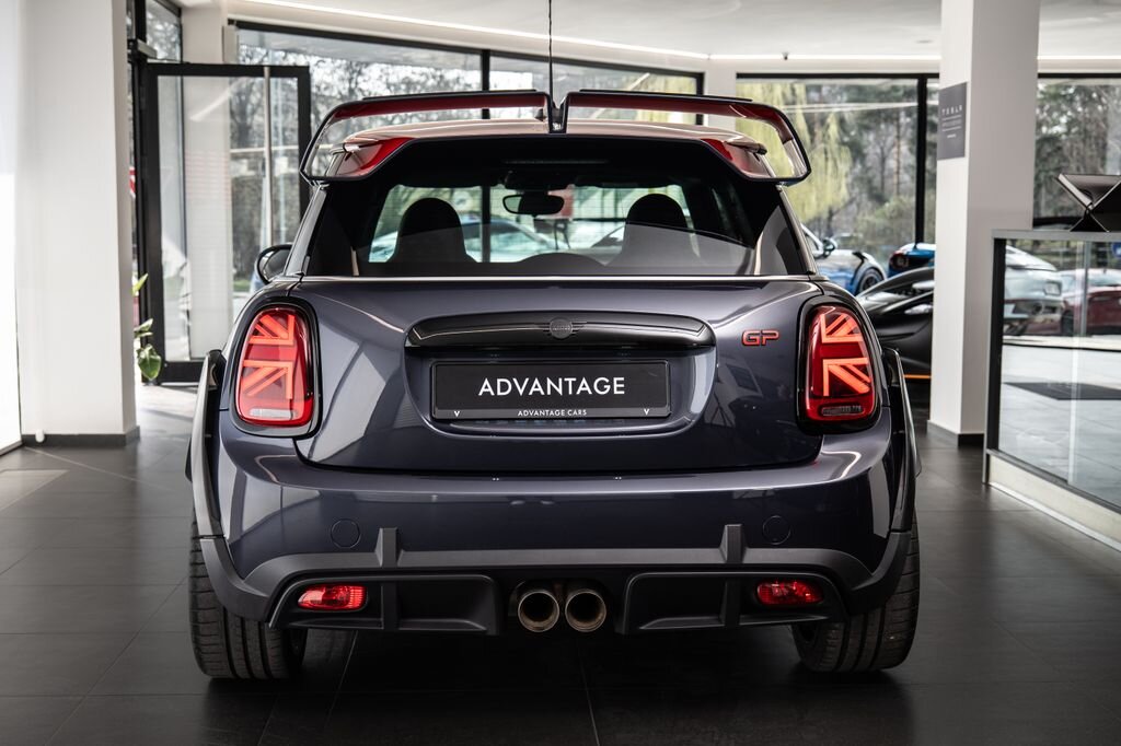 Mini Cooper Hatchback 2,0 l 225 kw